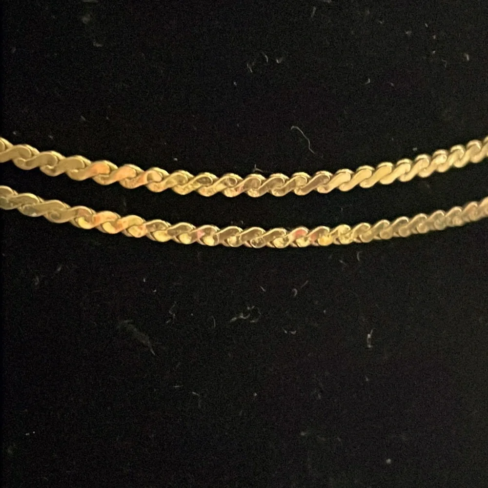 Vintage Trifari gold tone Necklace